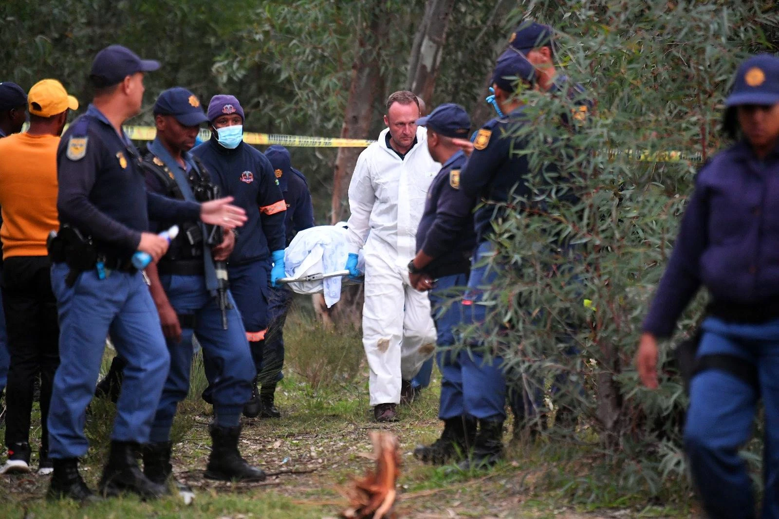 DNS bevestig: Lyk in vlak graf in Paarl dié van vermiste meisie (16)