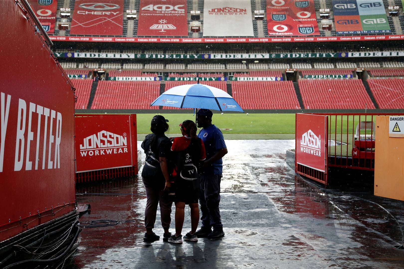 Leeus se wedstryd op Ellispark weens weerlig met uur uitgestel