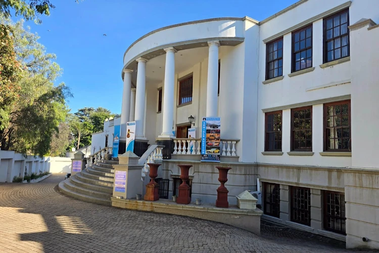 Jou stukkie staatskaping? Guptas se berugte Saxonwold-kompleks word opgeveil