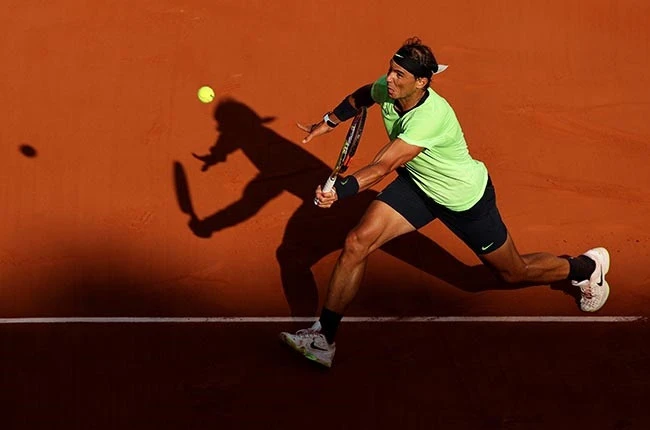 Nadal more troubled by blinding stadium lights than his opponent
