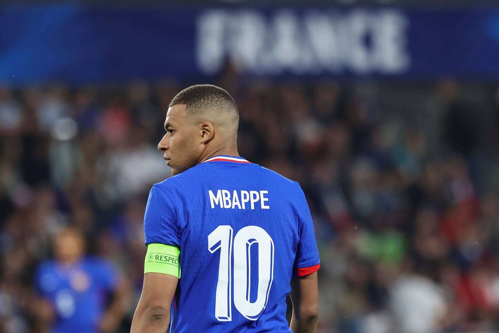 Mbappé koop ’n sokkerklub