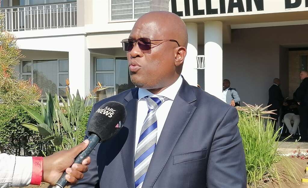 Resolve issues: Eastern Cape premier wants his MECs to be 'available to the people'