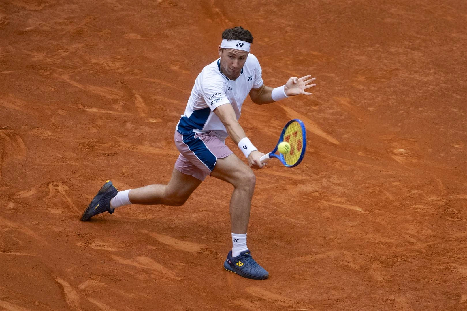 Casper Ruud deur na Madrid-eindstryd ondanks ribbesering