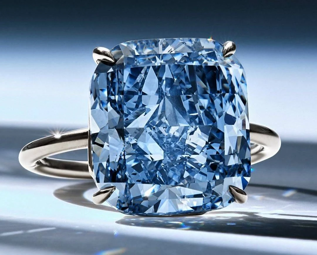 Seldsame blou diamant van SA haal bykans R393 miljoen op veiling