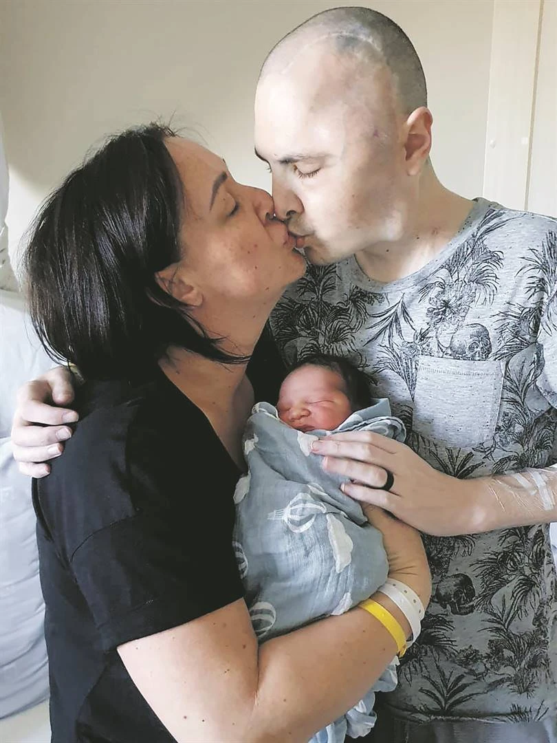 Pikkie sterk tot die einde ná hy geboorte van sy seuntjie beleef