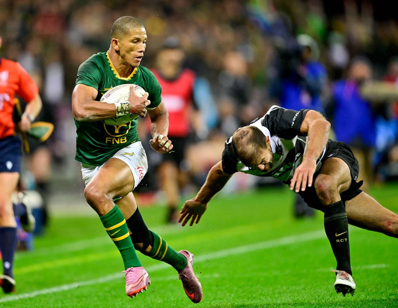 Manie wil Canan en kie skop gee