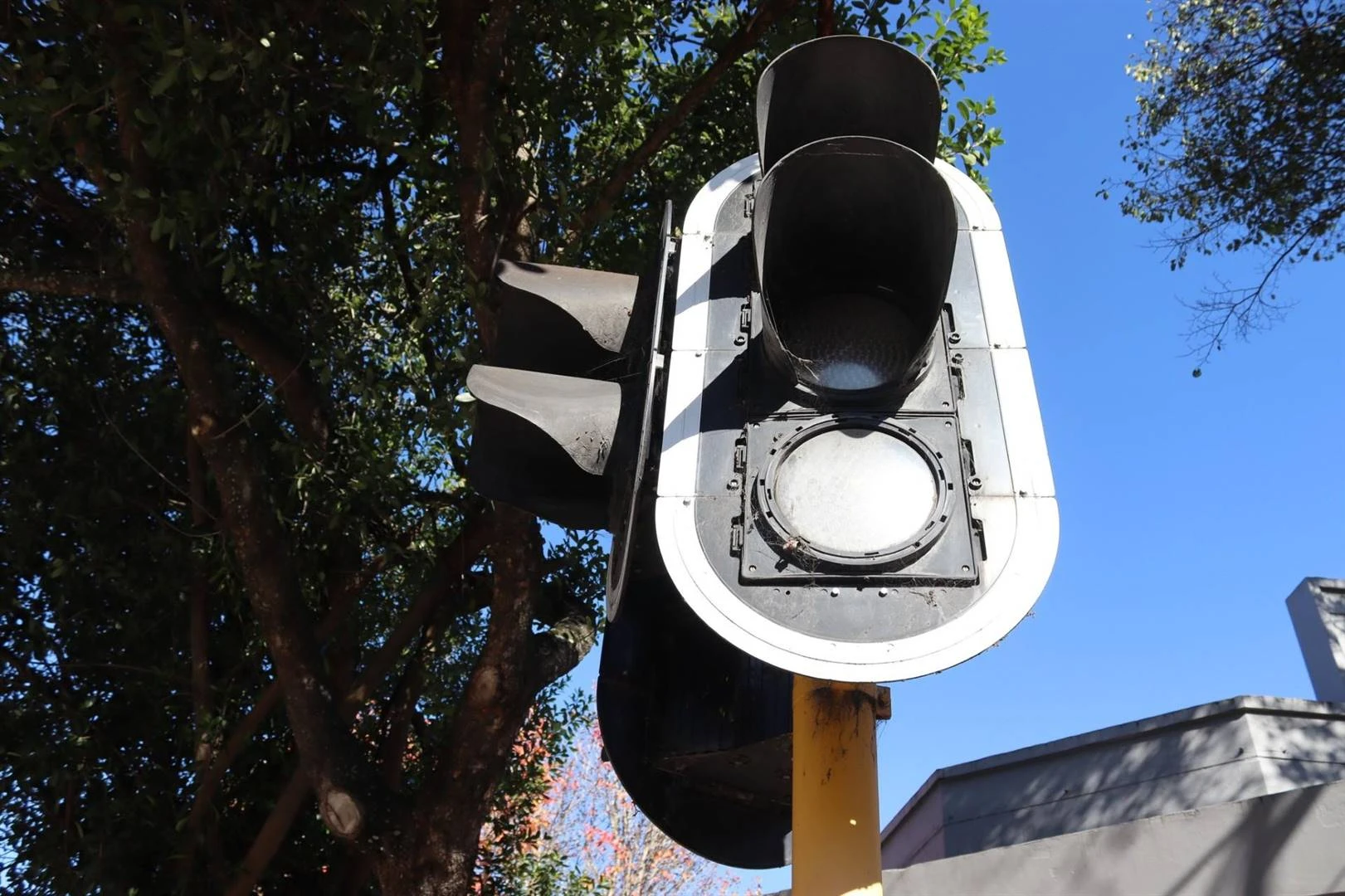 Verkeersligte in Knysna eindelik herstel ná ‘gebrekkige begroting’