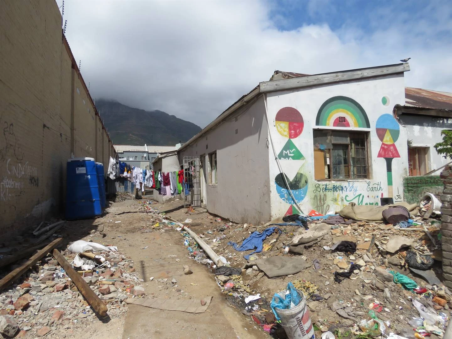 322 probleemgeboue in Kaapstad in eenheid se visier