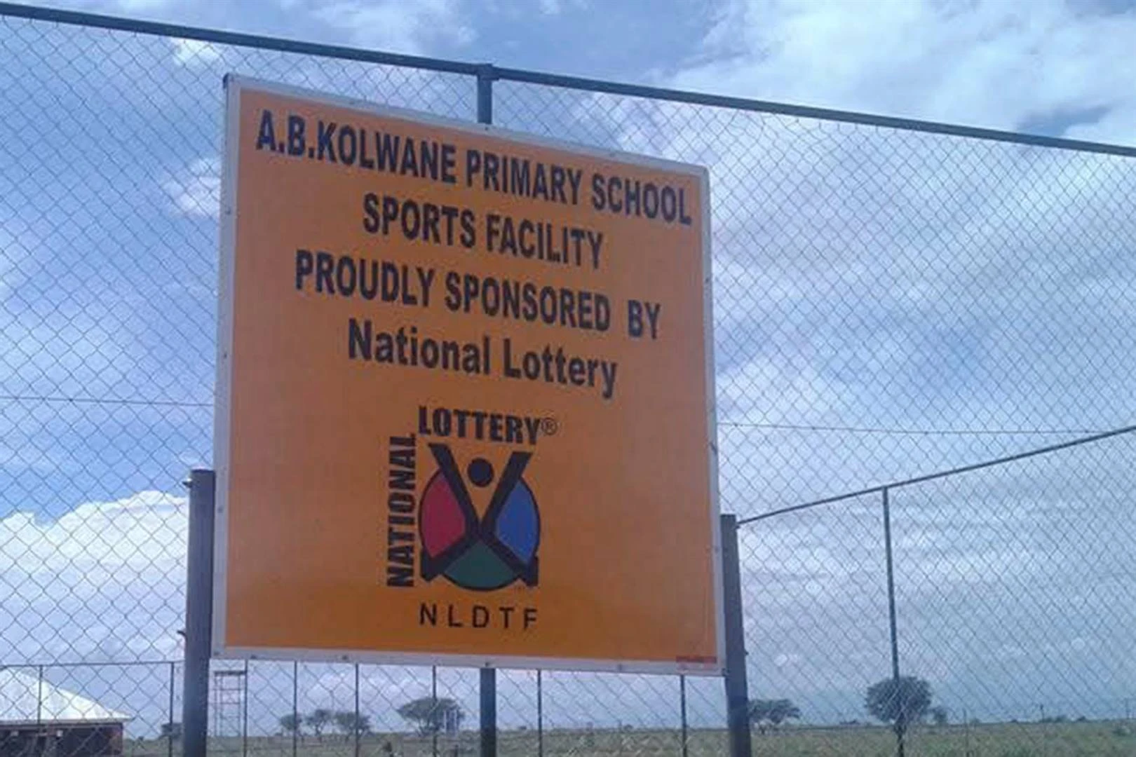 Noord-Kaap: 3 van beheerliggaam blaas glo halfmiljoen van skool se geld