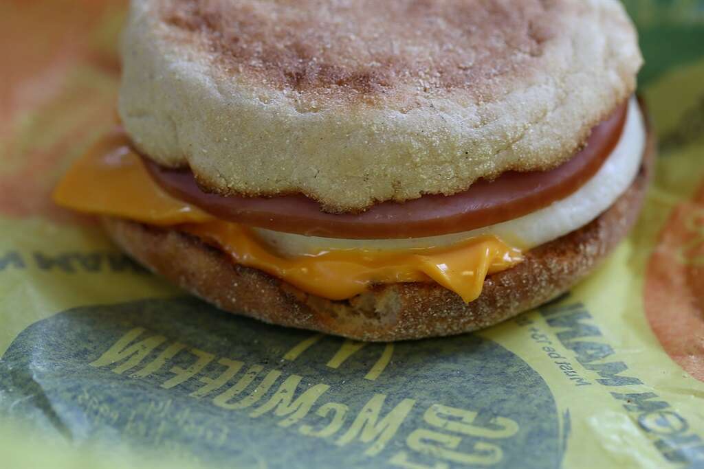 Bird flu curbs McDonald's breakfast in Australia