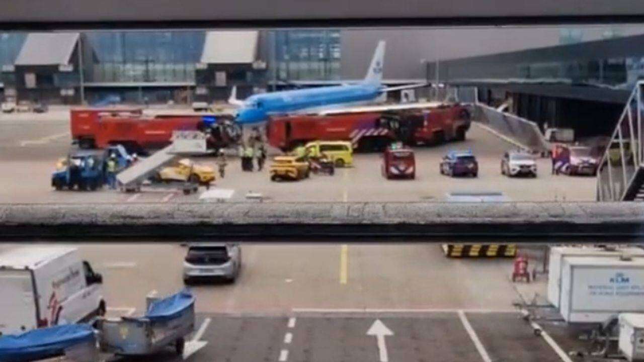 Schiphol: Man sterf nadat hy in vliegtuig-enjin beland