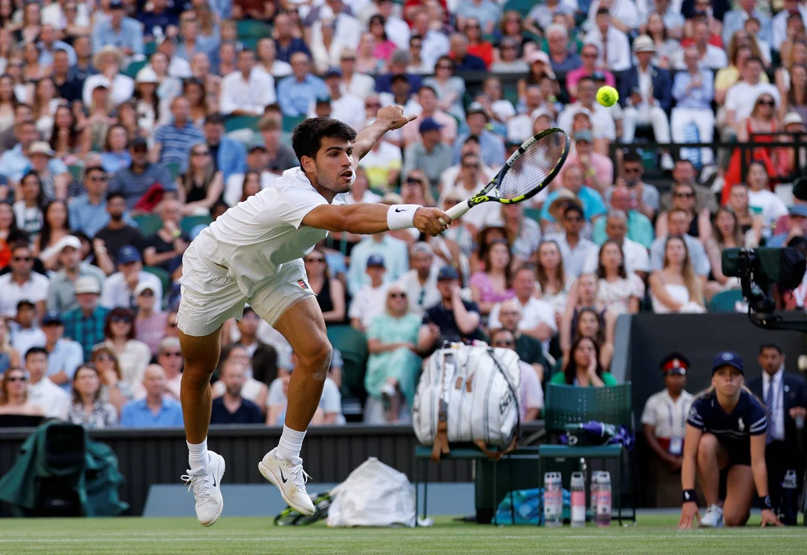 Struff laat Alcaraz hard werk vir sy plek in vierde ronde