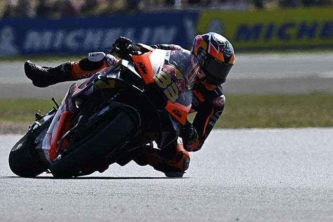 Martin sets lap record to secure German MotoGP pole, SA's Binder fights his way to 11th