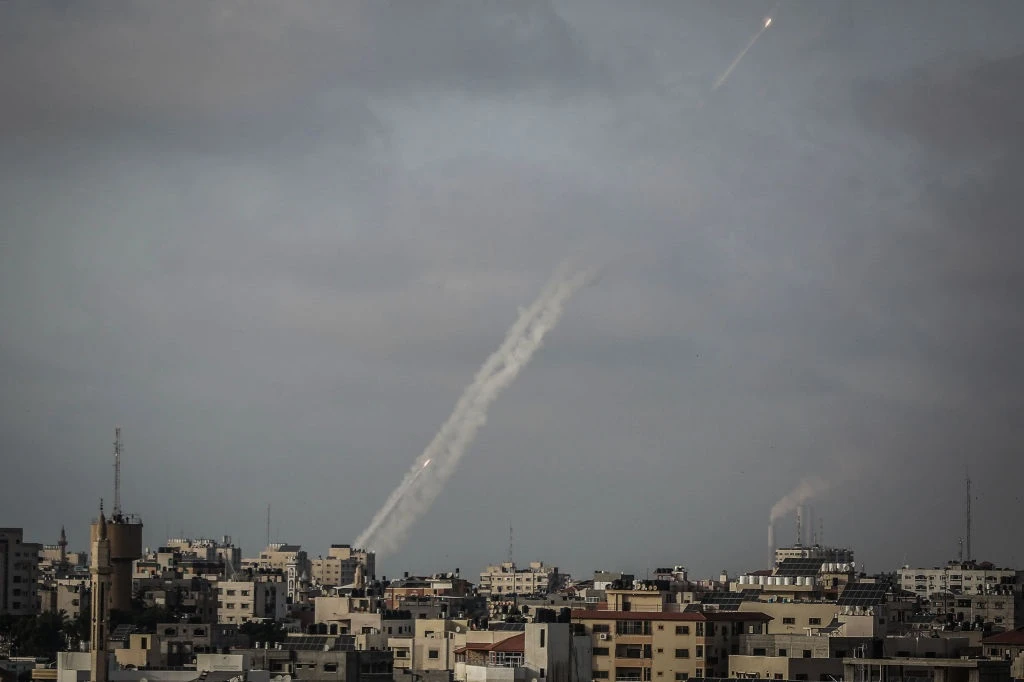 Palestinian rocket fire, Israeli strikes in Gaza run into second day