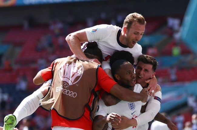 Kane impressed as England's new generation cope with Euro pressure