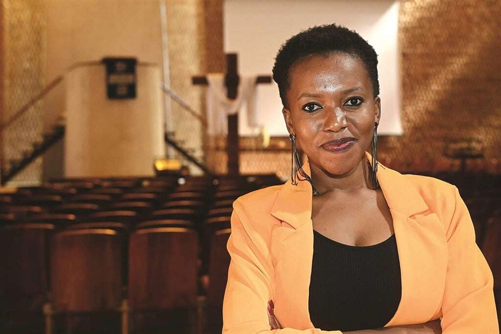 Charlotte Sibanyoni-Mahlangu: As jy bevoorreg is, dóén iets vir iemand anders