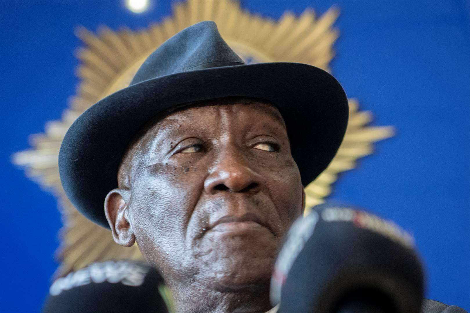 Bheki Cele ná die parlement: ‘Ek gaan huis toe om te rus’