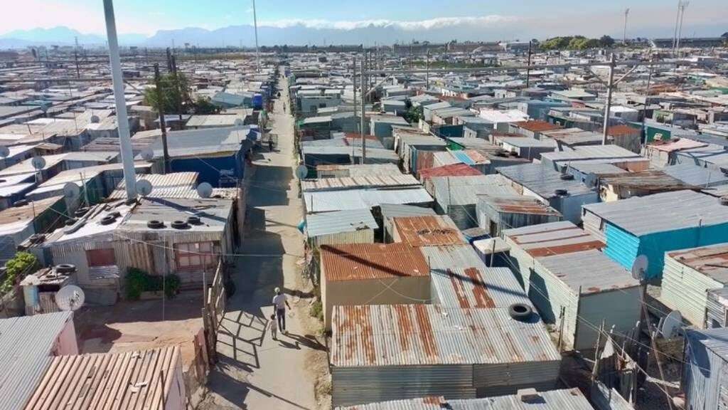 Extortion war shuts down schools and businesses in Cape Town