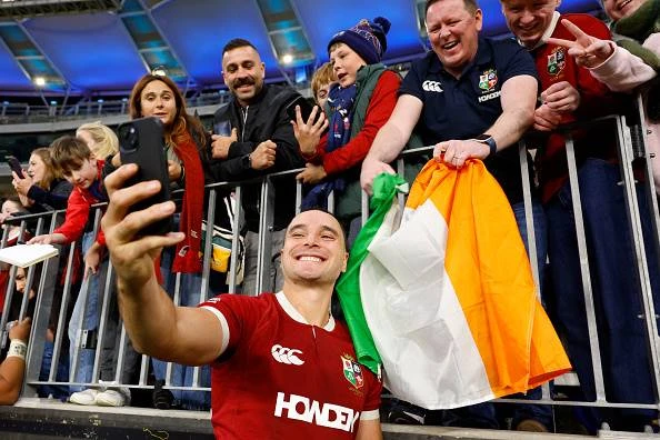 ‘Oorsese’ Leeu kap terug ná stadion-omroeper se tergery