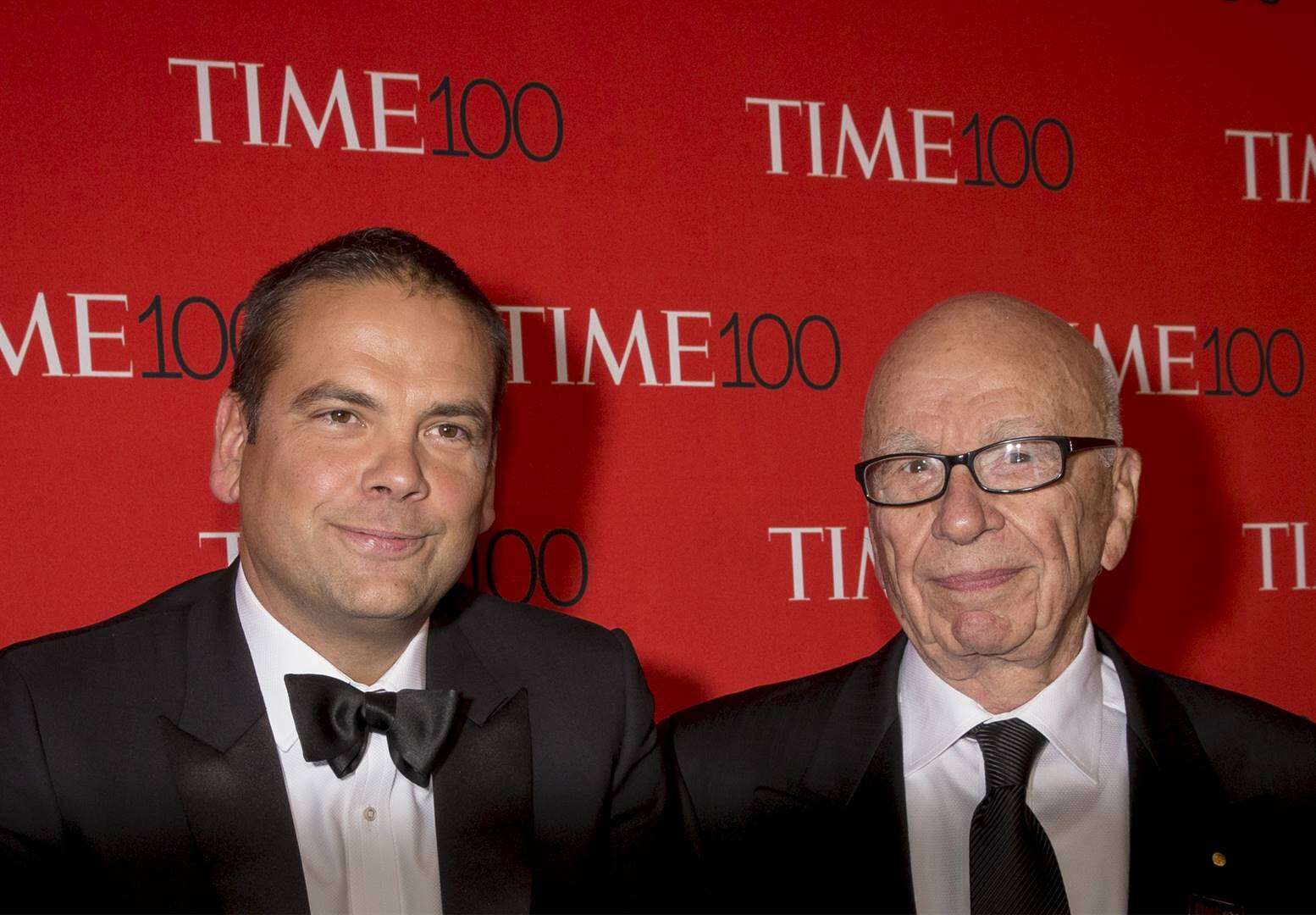 Mediamagnaat Murdoch (93) in geheime regstryd met kinders gewikkel