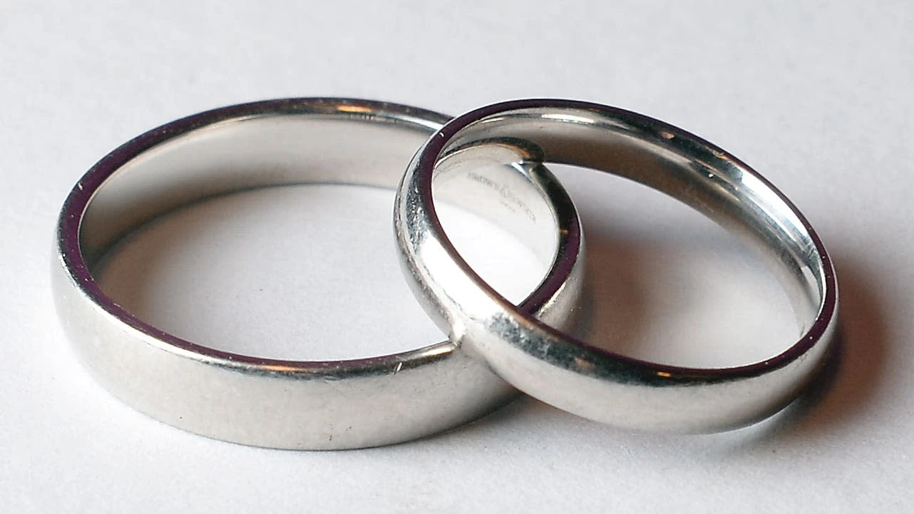 Couples’ frustration over continued wedding restrictions