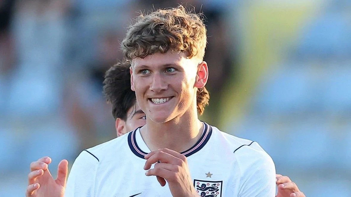 Man Utd's Mills ends campaign with England goal