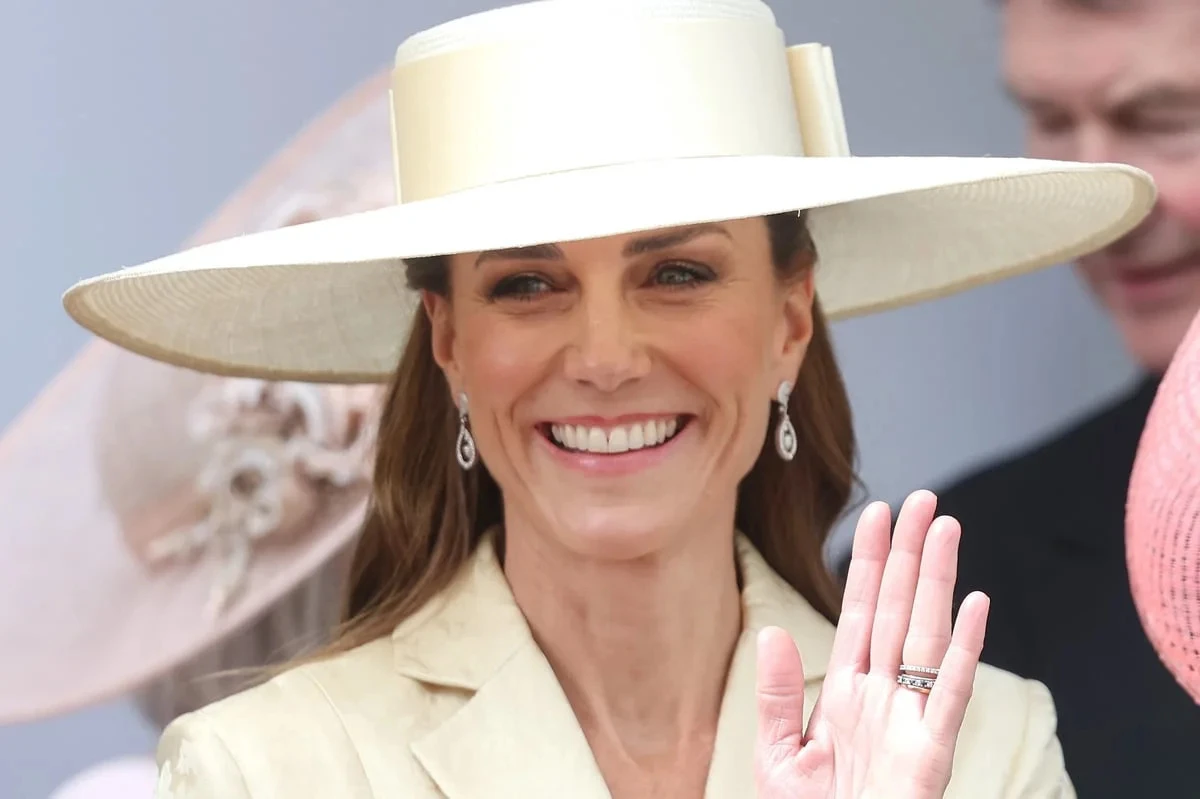 Kate’s smile for William during Garter Day procession