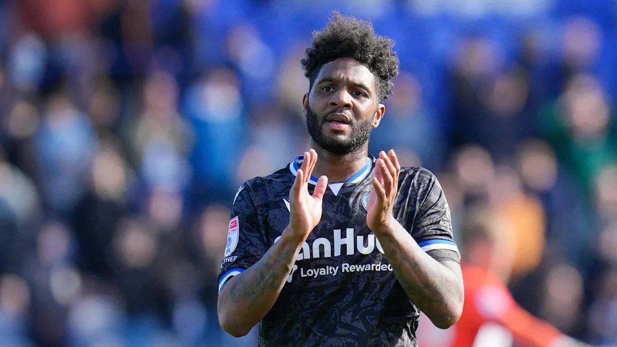 Harrison signs new Bristol Rovers deal