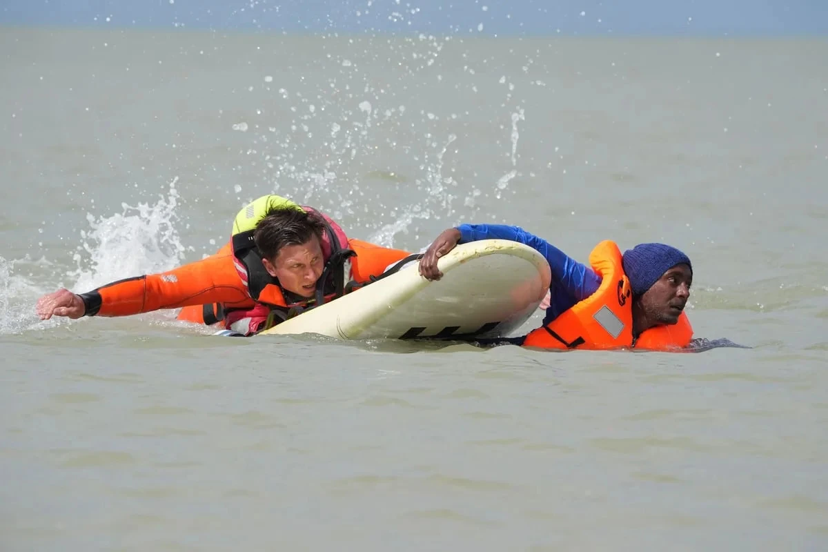 French fire service rescues migrants from Channel amid strong current warnings