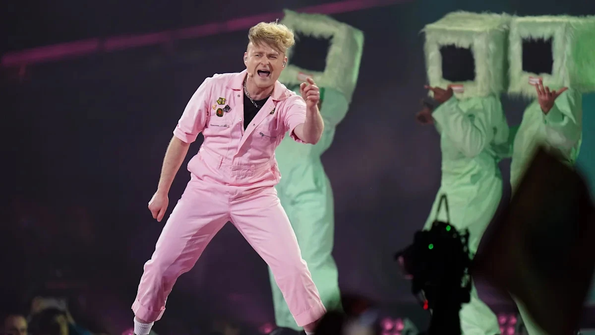 Look Mum No Computer performs as five nations exit after Eurovision semi-final