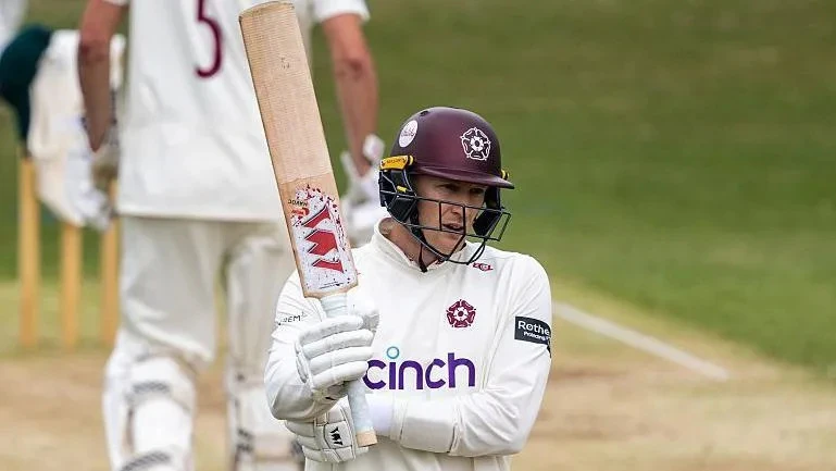 Northants batter Bartlett agrees contract extension