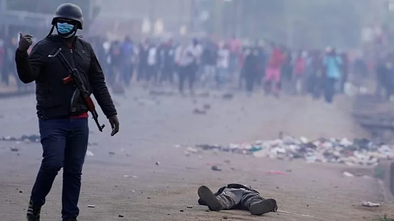 Deadly clashes in Kenya as protesters fight US Ebola quarantine facility