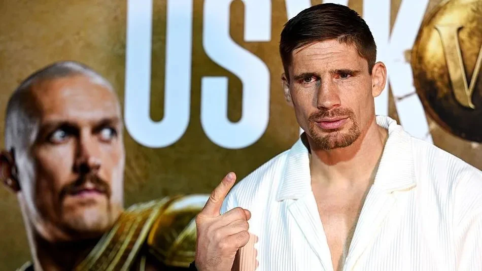 'Uncrowned King' Verhoeven calls for Usyk rematch