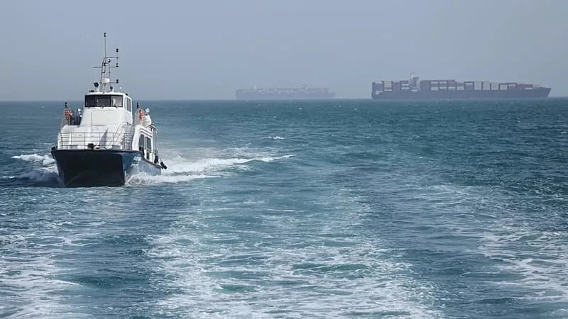 One dead and two missing in missile strike on tanker near Oman