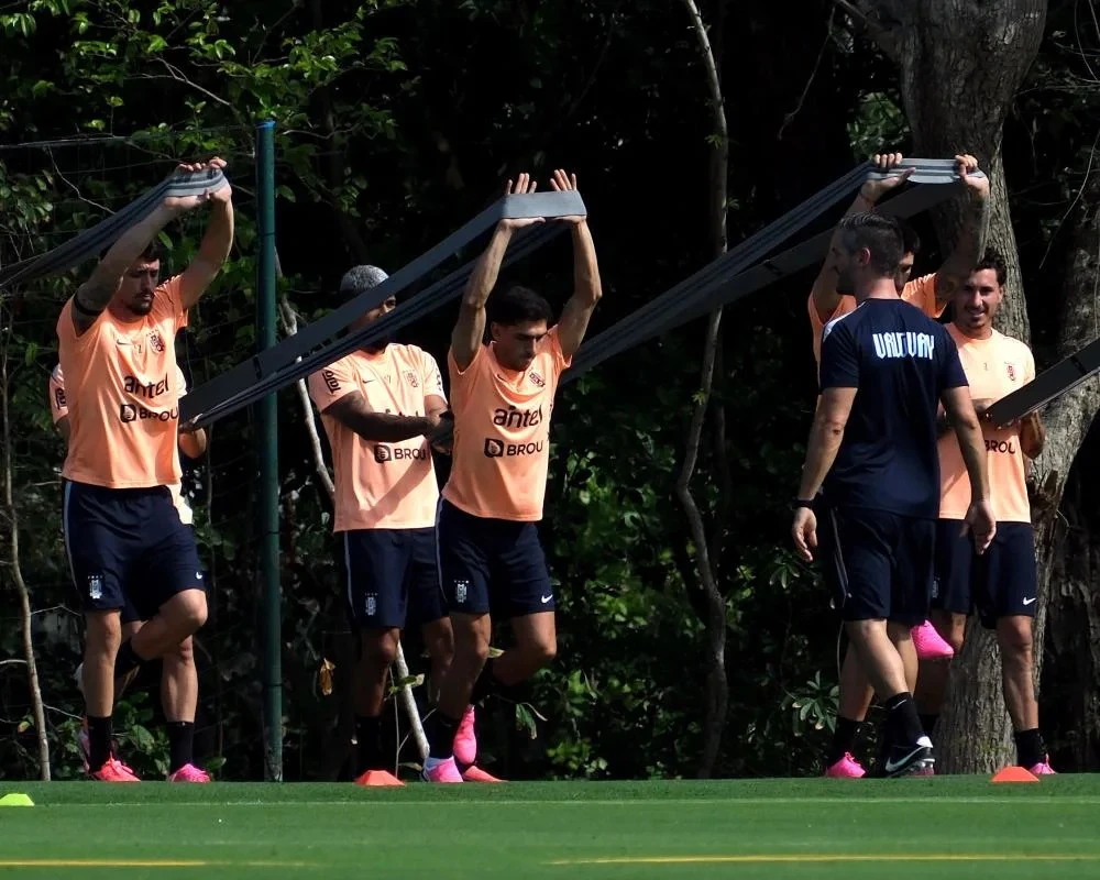 Uruguay delayed by plane paperwork as World Cup travel challenges continue