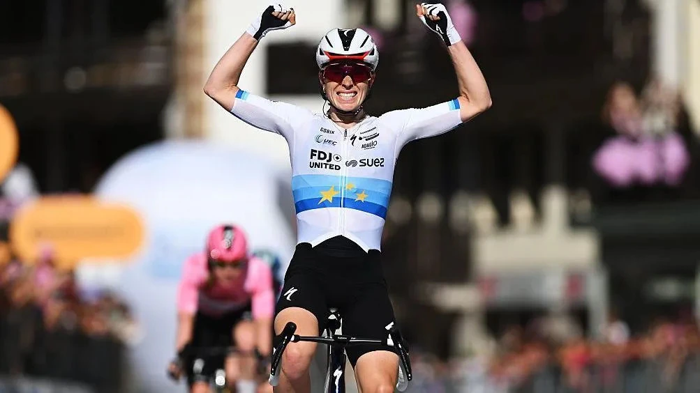 Vollering wins stage five to move second in Giro