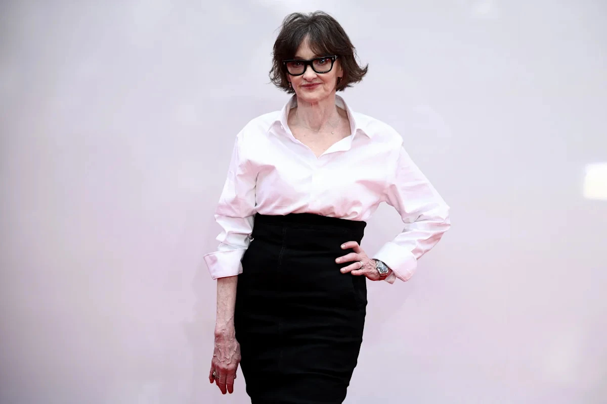 What happened to Joan Cusack? Actor makes 1st red carpet appearance in 11 years at 'Toy Story 5' premiere.