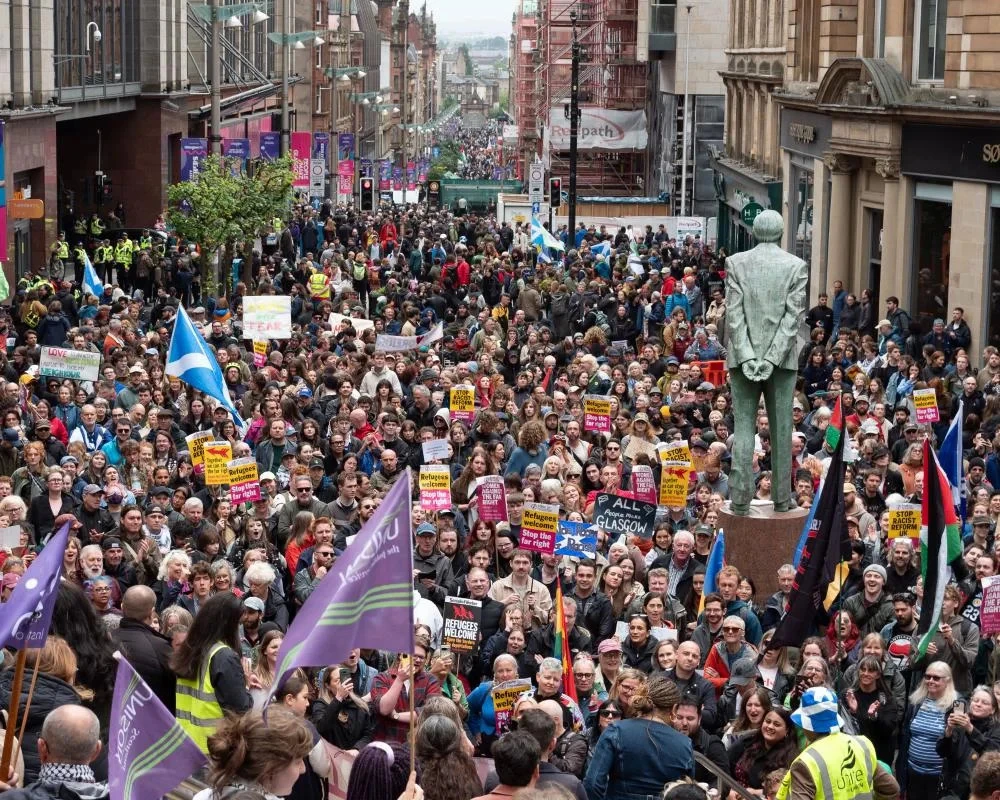 Far-right and anti-racist protesters clash in UK cities after Belfast riots