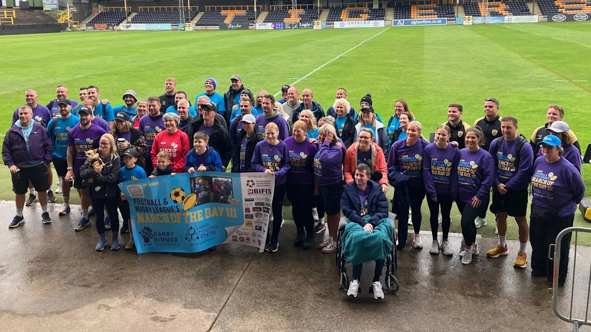 Walkers finish Liverpool to Leeds MND challenge