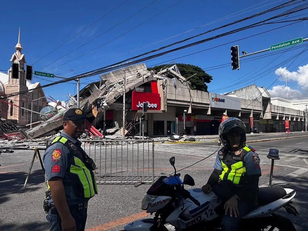 Powerful earthquake in southern Philippines leaves at least 35 dead