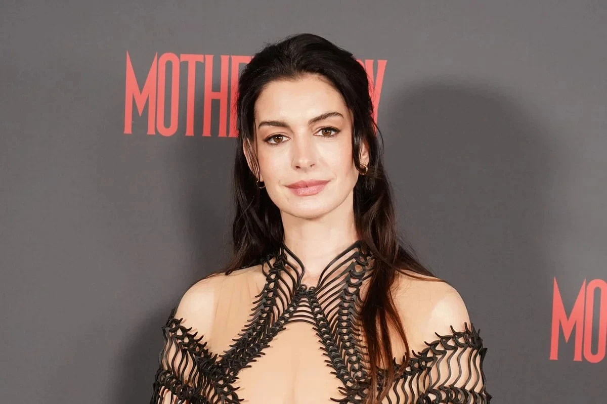 Anne Hathaway announces she is pregnant with third child