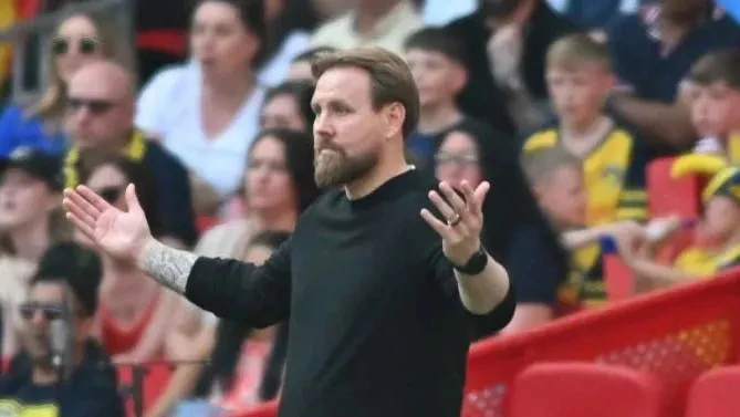 Elliot leaves Gateshead after relegation escape