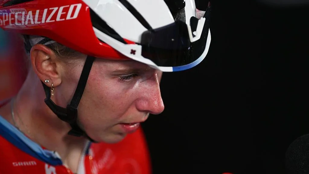 Wiebes disqualified after winning opening Giro stage