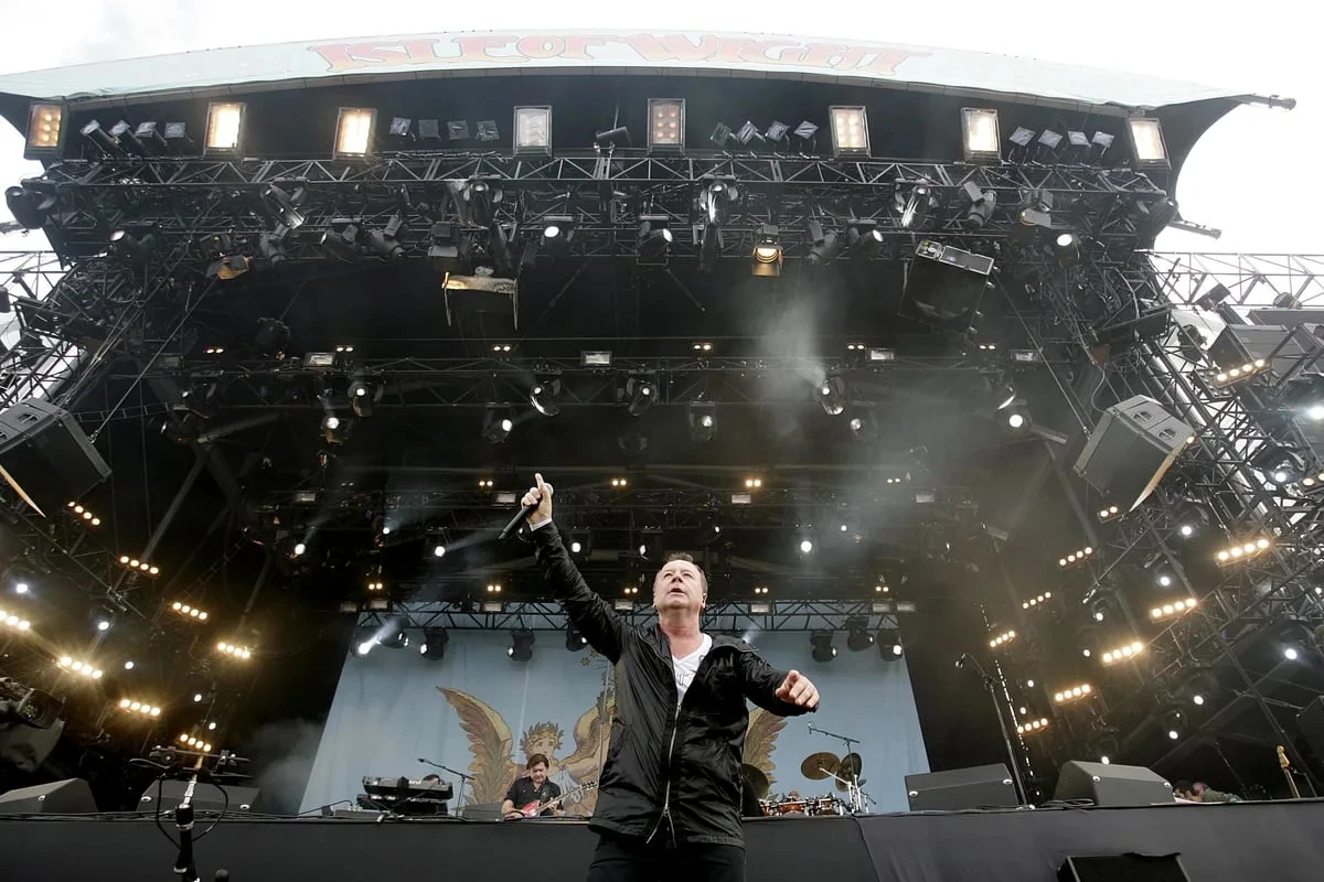 Simple Minds and Chaka Khan to headline BBC Radio 2 In The Park