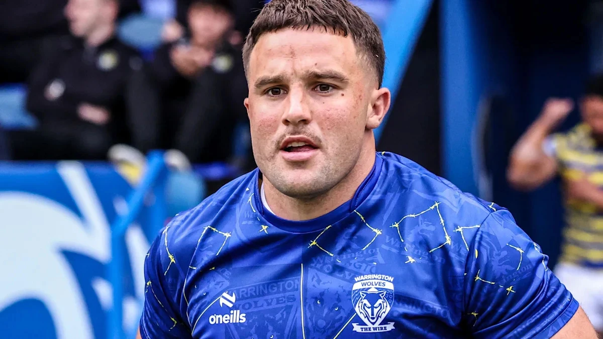 Smith helps Wire beat Hull FC to keep pace at top
