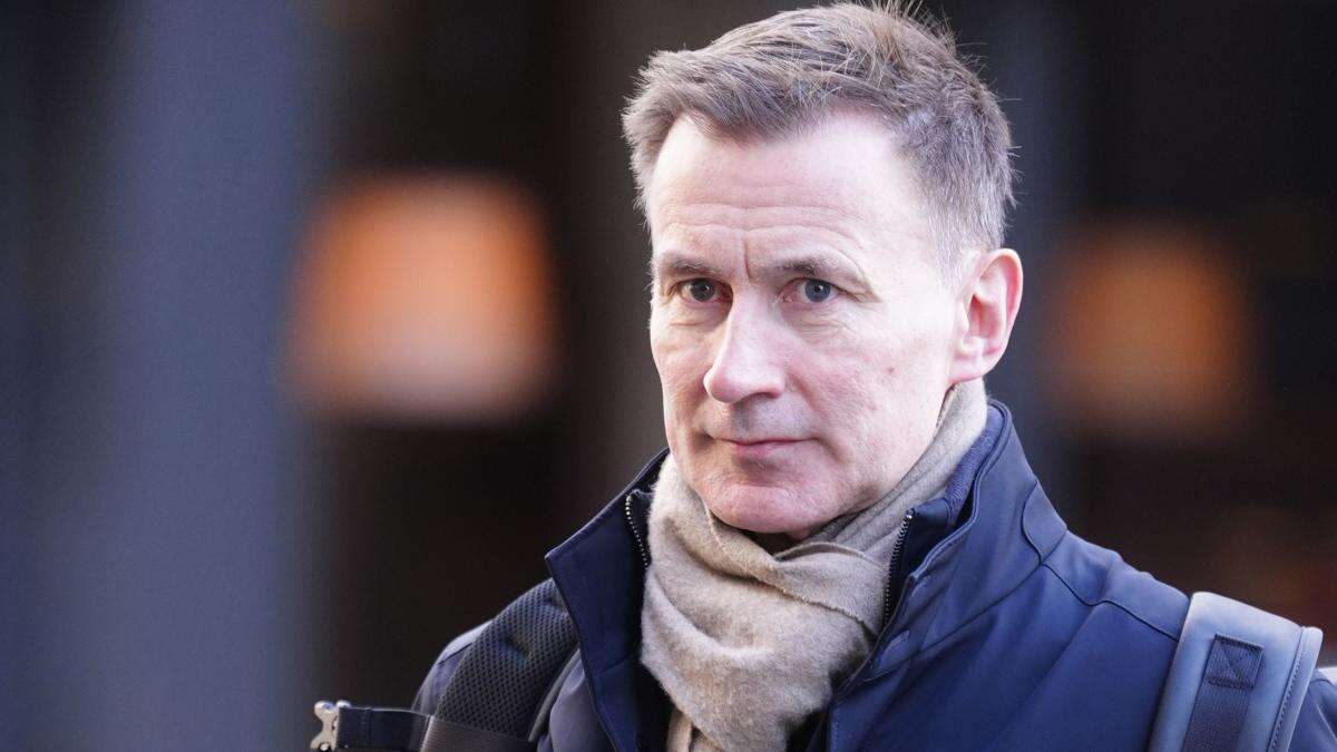 Jeremy Hunt says welfare cuts would let Starmer commit to 3% defence spend now