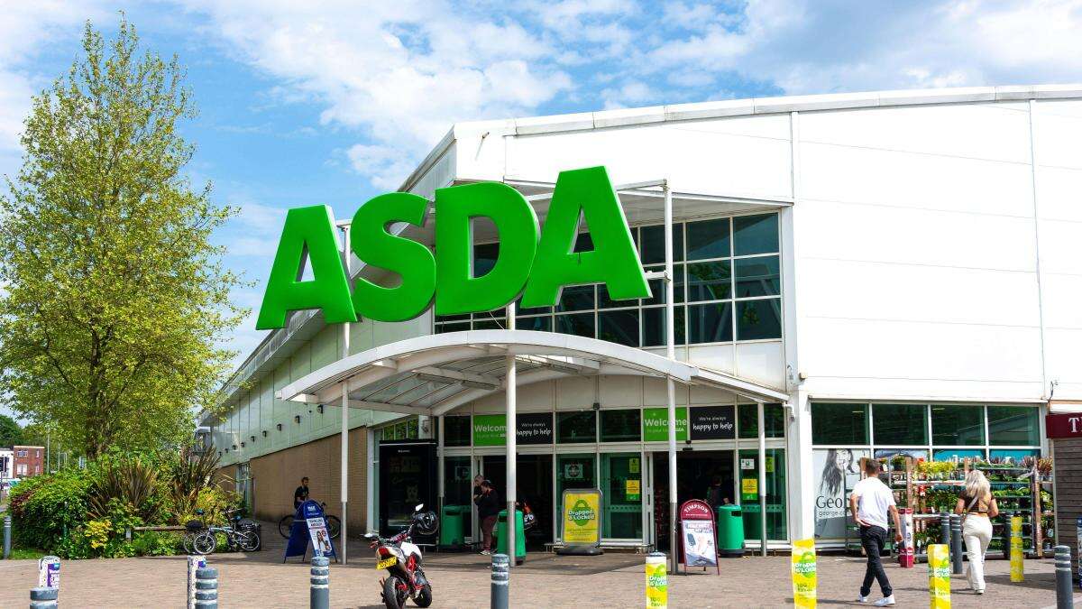 Asda’s share of UK grocery market slips while Lidl draws in shoppers