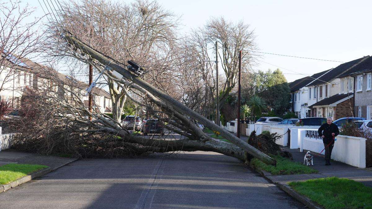 Nearly one million homes and businesses without power across island of Ireland