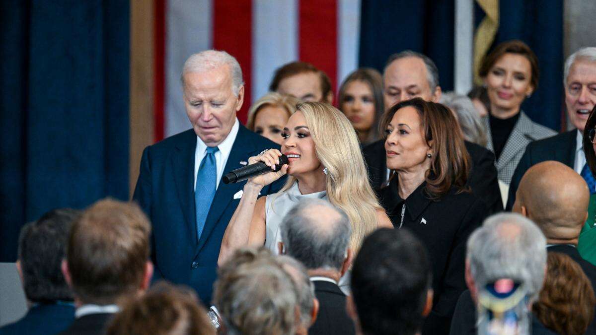 Carrie Underwood performs acapella after technical glitch at inauguration