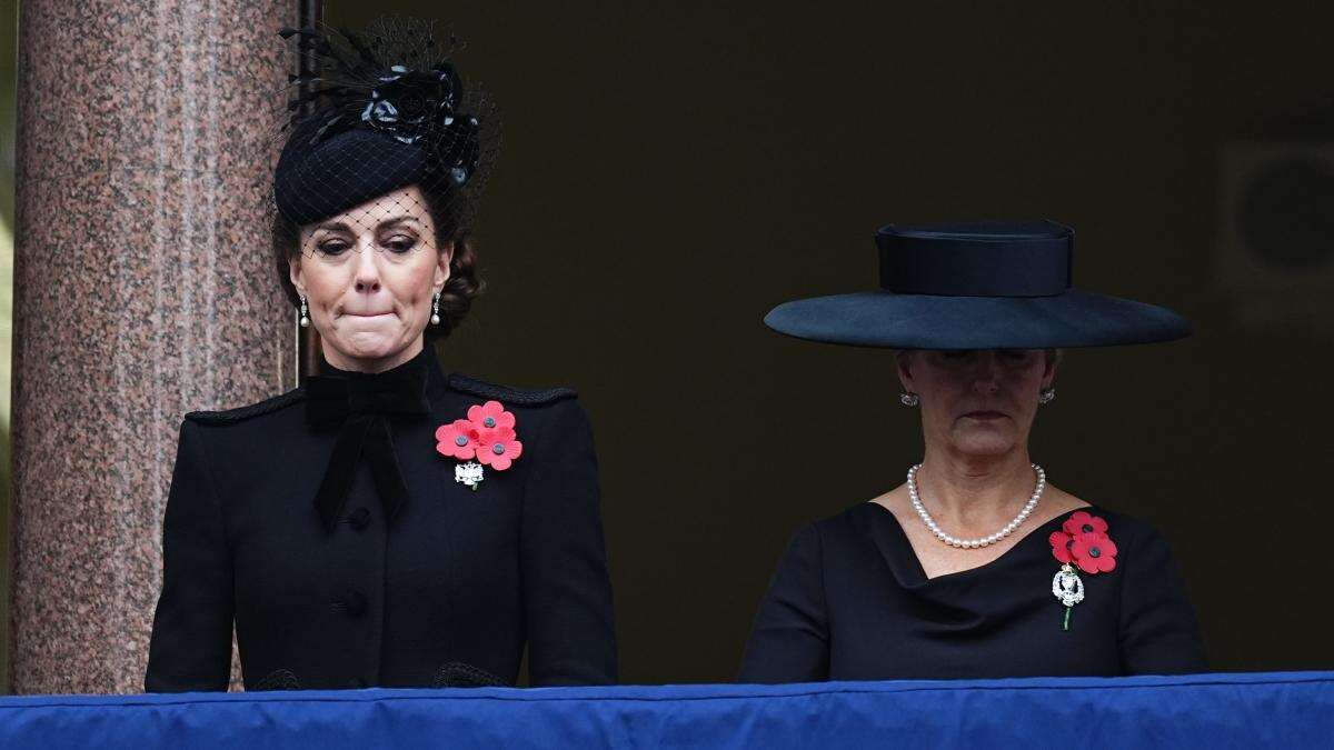 Kate’s poignant tribute to war dead at Cenotaph with Sophie by her side